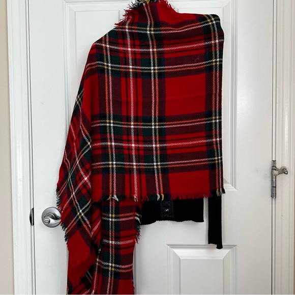 SOLD! on eBay Max&Co MaxMara Accessories Label-cut Red Plaid Scarf.Size: OS. - Picture 11 of 14